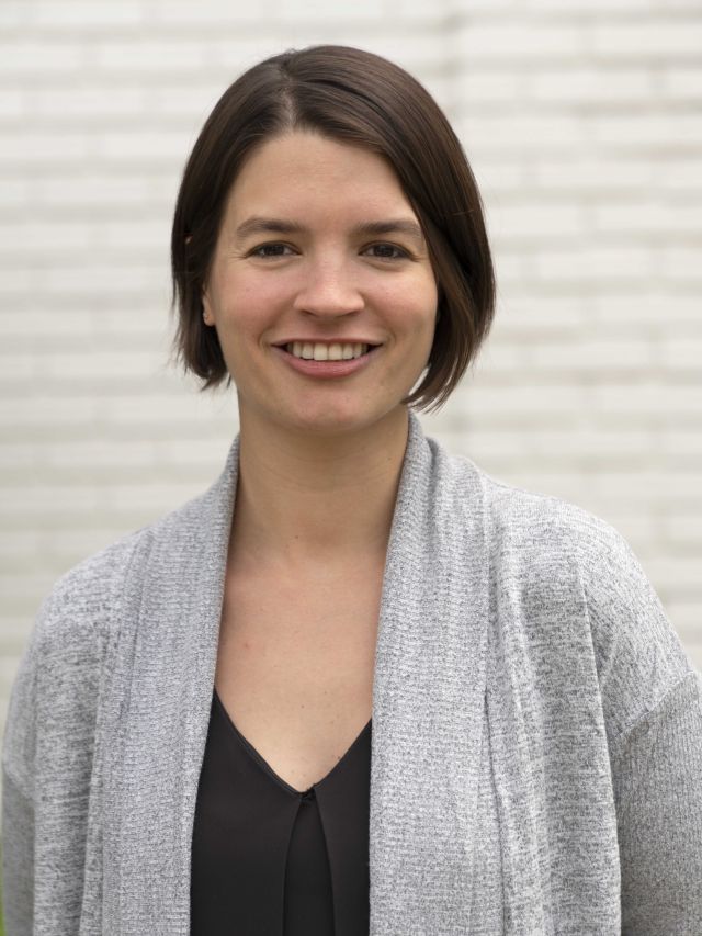 Helen Bio Image